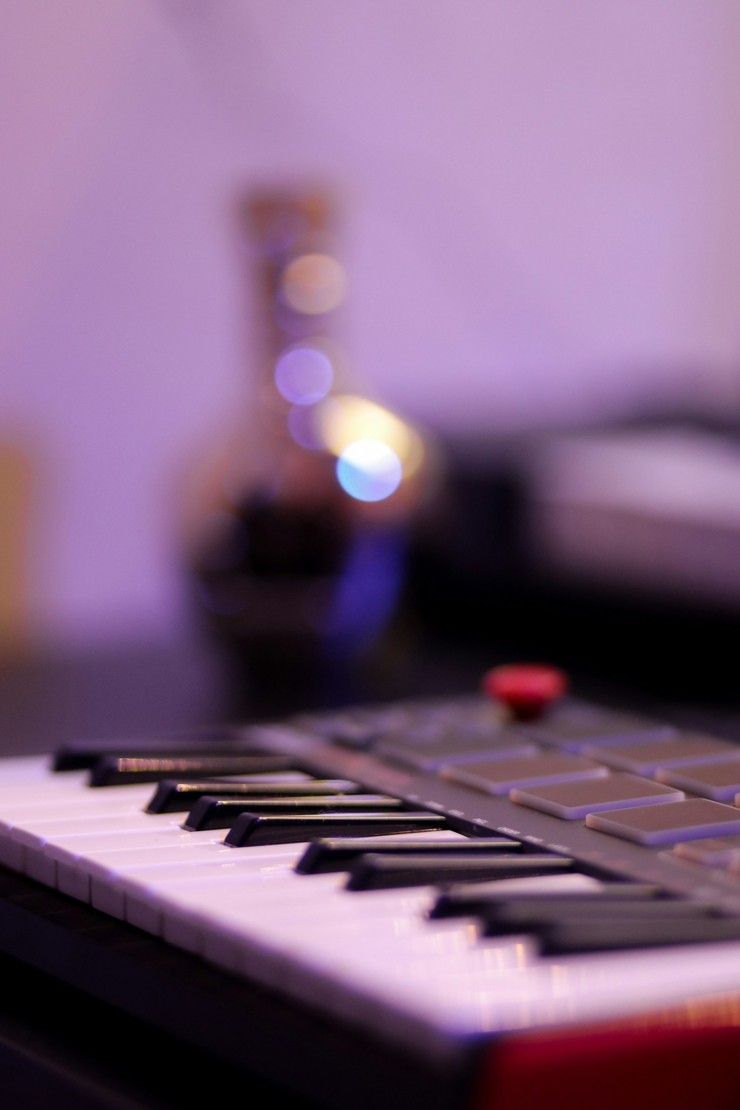 Max Oakland’s Unique Approach to Music Creation